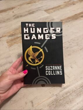 The Hunger Games - Black Cover
